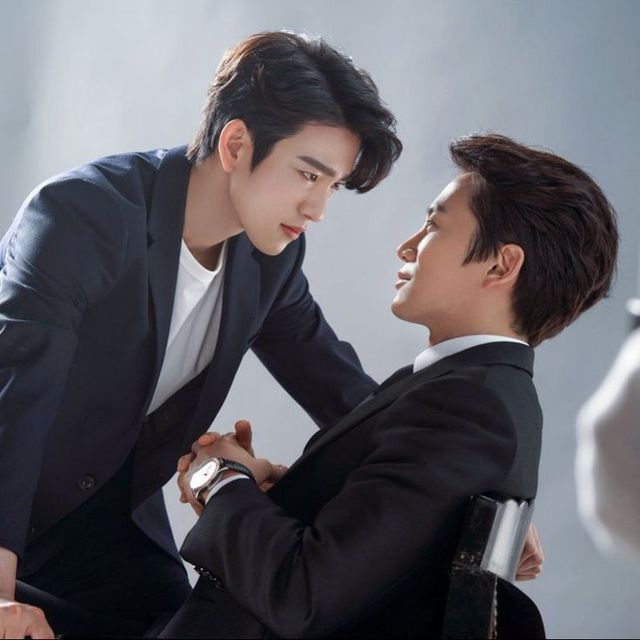 GOT7's Jinyoung (left) and Ji Sung (right)